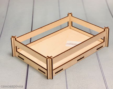 Ящик прямоугольный низкий деревянный